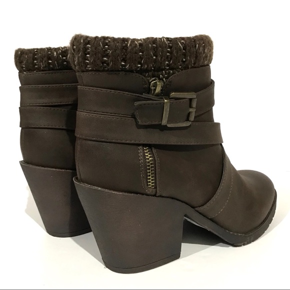 NWT Strappy Sweater Cuff Chunky Heel Ankle Boots - Picture 8 of 16